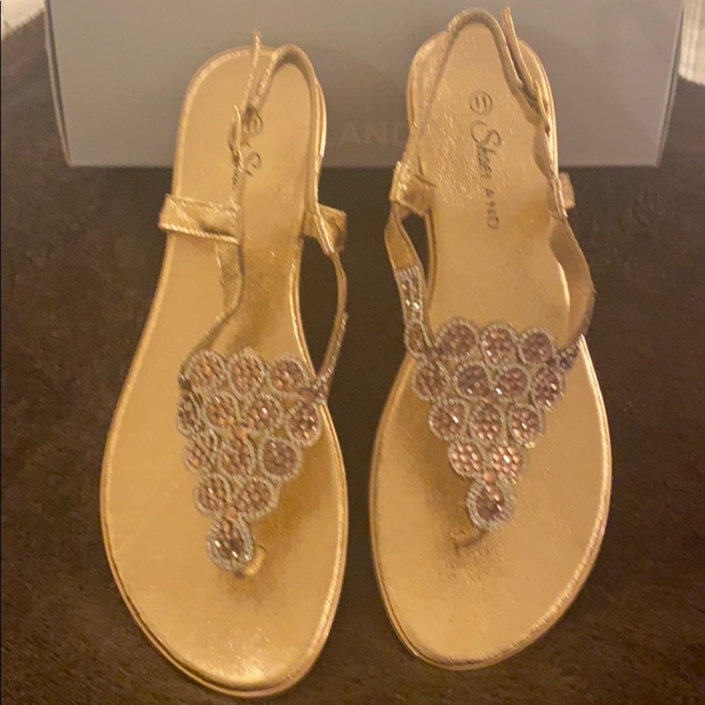 Sandals/flats